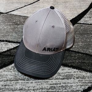 ARIAT EMBROIDERED LOGO MESH SNAP-BACK GRAY BLACK TRUCKER CAP HAT PRICE F…